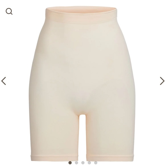 Skims SCULPTING SHORT ABOVE THE KNEE Shapewear - Picture 3 of 8